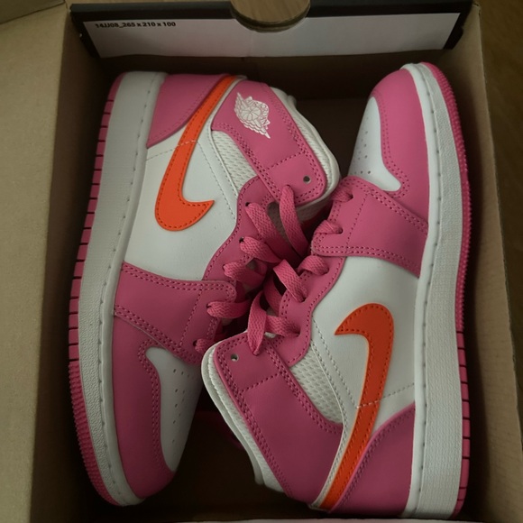 Jordan Other - Nike Air Jordan 1 Mid “Creamsicle” Big Kids Size 4.5